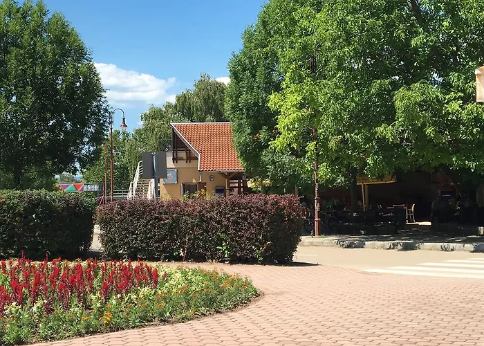 度假居 At Balaton